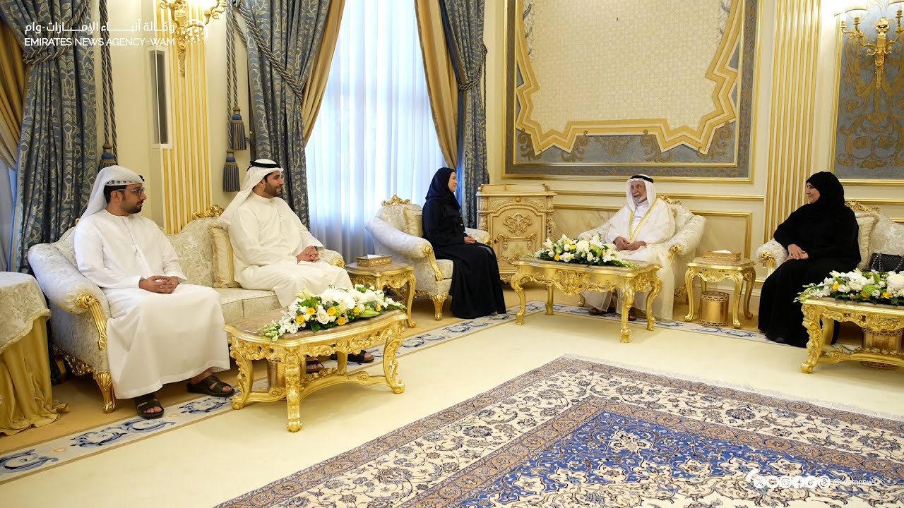 حاكم الشارقة يستقبل وزيرة التربية والتعليم