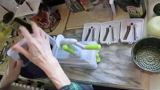 How to use the Brieftons 5 Blade Spiralizer (Model: BR-5B-02) - Demo by customer Suzanne