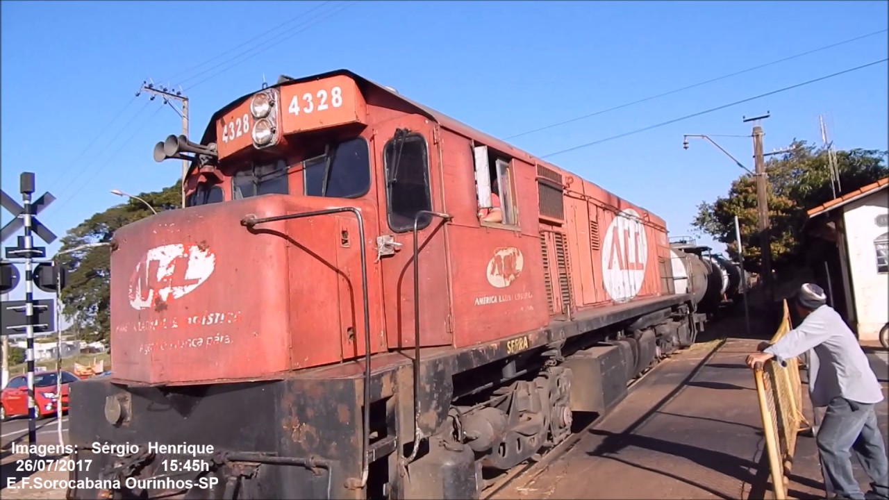 Locomotiva G22U (Macosa) 4328 manobrando vagões em Ourinhos-SP