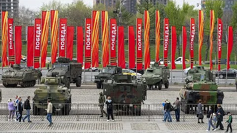 'Our victory is inevitable!': Moscow exhibition showcases Western tanks captured from Ukraine - DayDayNews