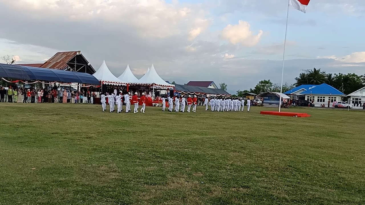 Penurunan bendera kab.sigi.