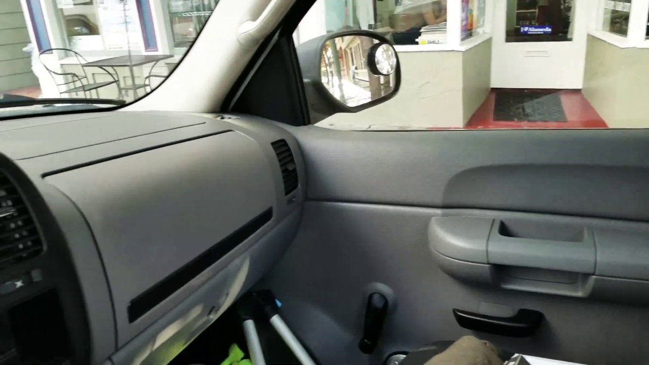 How to lock Non automatic Chevy Silverado - YouTube