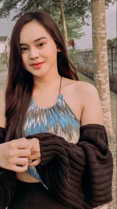 Pinjem foto orang aktris angel tapi gak ngomomg sama yang punya angel lisandi putri😁