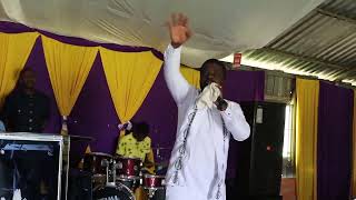POWERFUL WORSHIP MEDLEY BY MIN. KEVIN LYOSI