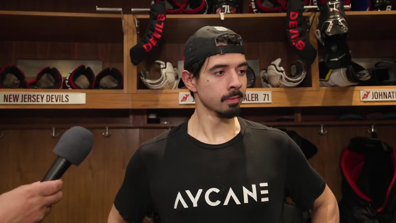 Зигенталер, Браун и Киф беседуют после поражения от Детройта со счетом 3:0.