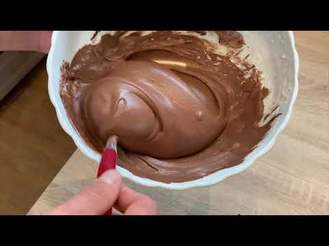 Video: Come Fare La Mousse Al Cioccolato Per Dessert In Modo Facile E Veloce