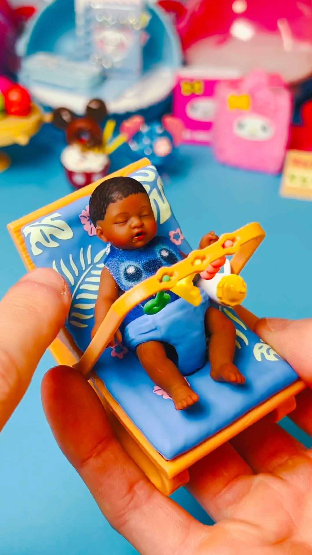 Short My Mini Baby Disney — Montando el balancín de Stitch