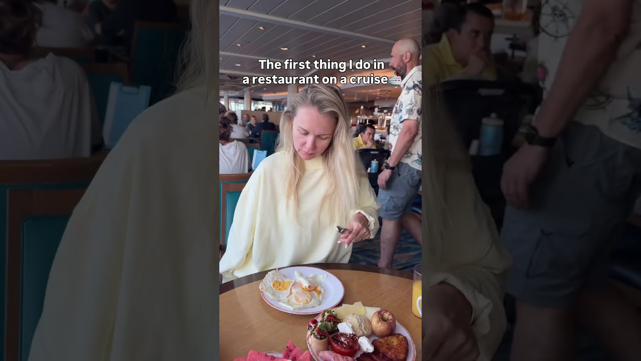 The first thing I do in a restaurant on a cruise🛳️🙏🏼 #shorts #cruisetips #cruiselife #cruise