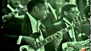 Video thumbnail of "Ray Charles - Goin Down Slow (with Billy Preston) "Live in Paris 1968""