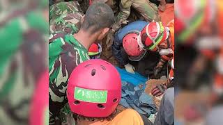 A 6-year-old boy was #rescued 2 days after Indonesia #earthquake