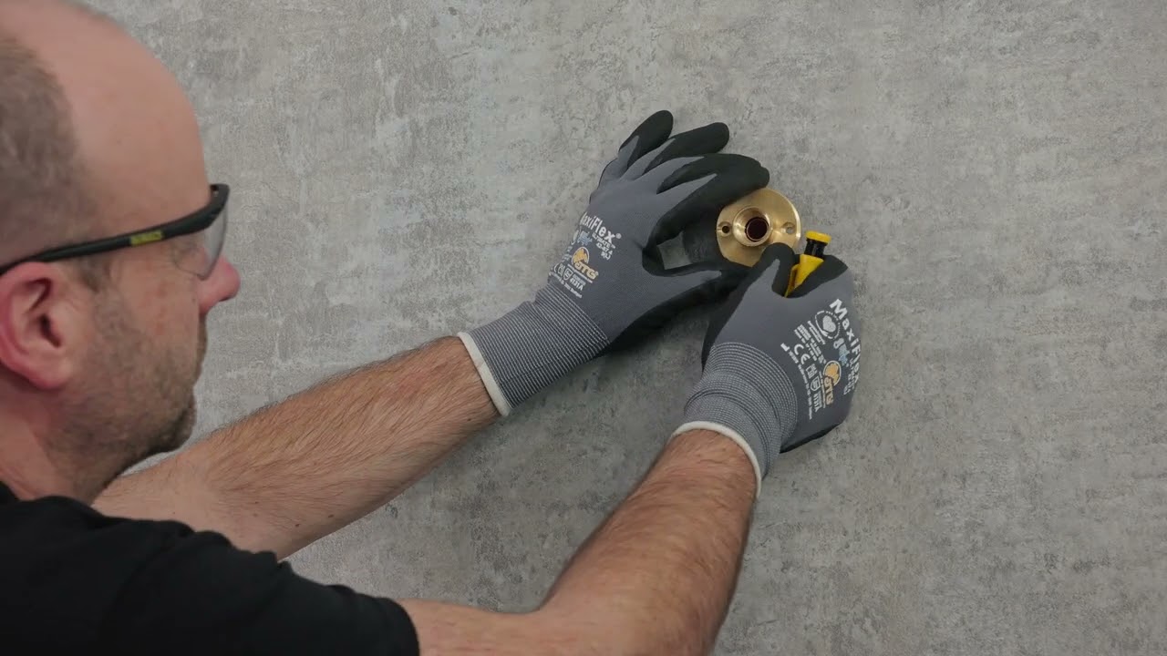 Mira Platinum Dual Outlet Wireless Digital Shower – installation taster video | Screwfix