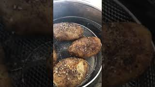 Mealthy Crisplid Baked Potatoes