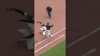 Thairo Estrada Makes a JUMP THROW to get the OUT AT FIRST!! #mlb #baseball #defense #giants