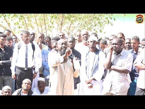 الداعية ابوبكر اداب يطرد شيعي من الركن ويرفض اعطاءه فرصة نقاش جامعة ام درمان