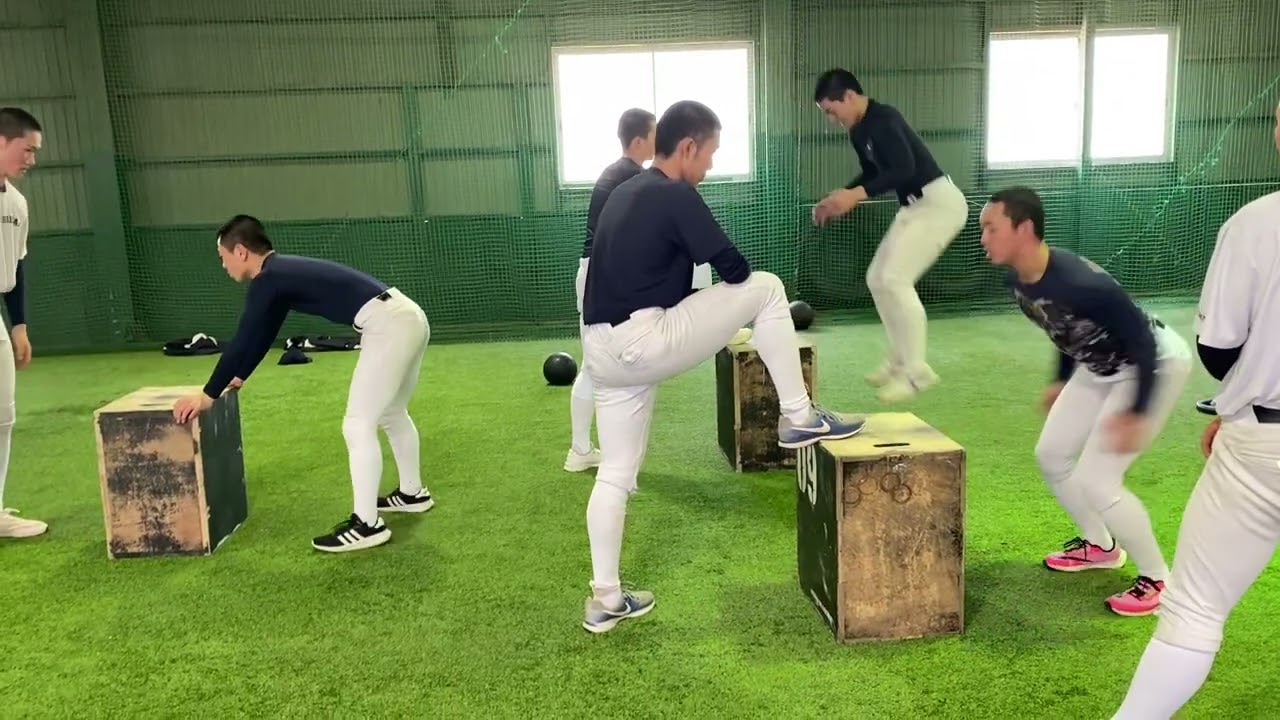 球速アップ投手のトレーニング股関節を使ったボックスジャンプ - YouTube