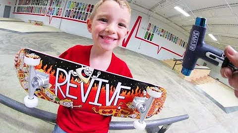 6 YEAR OLD BUILDS NEW SKATEBOARD!