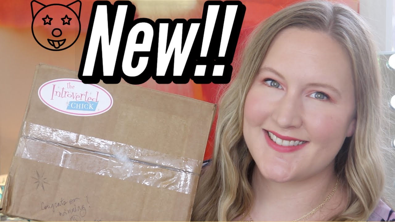 The Introverted Chick Subscription Box Unboxing & Review