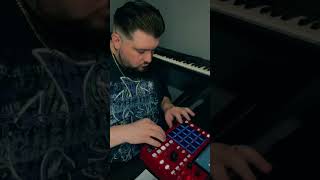 Soul Sample Sunday Boom Bap Beat On The MPC #makingbeats #hiphopbeats #rapbeats #akai #sampler