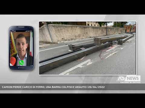 CAMION PERDE CARICO DI FERRO, UNA BARRA COLPISCE UN'AUTO | 20/04/2022