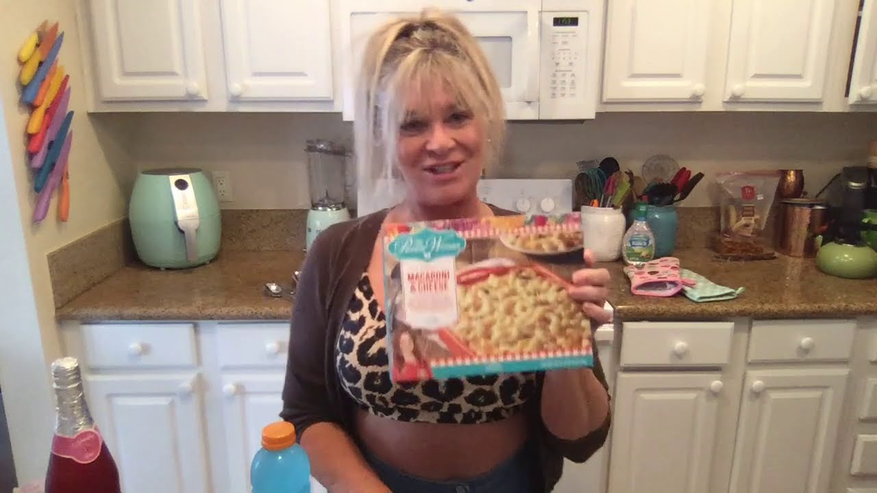 trying Pioneer Woman's Mac and Cheese - YouTube