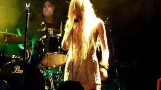 The Pretty Reckless - Make Me Wanna Die at the O2 Academy Islington.