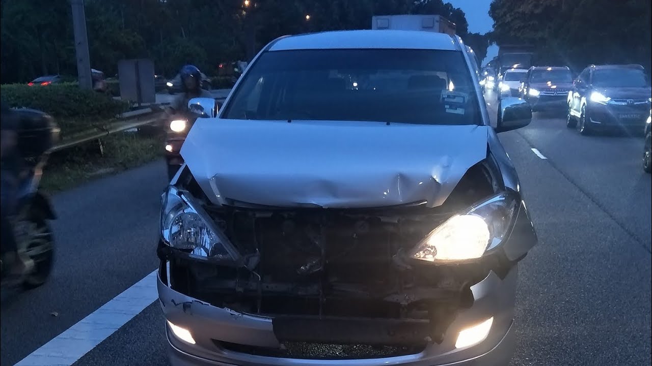 road trippin 8aug2019 audi #SCK7377D cut in from chervon & get hit from behind