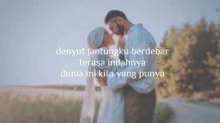 Casablanca - Nuha Bahrin & Naufal Asrin (Lirik Terjemahan) Denyut jantungku berdebar terasa indahnya