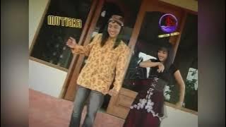Vivi Rosalita & Agung Juanda - Romo Ono Maling