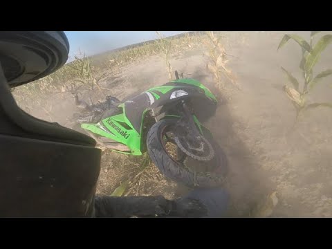 Beginner motorcycle crash - Kawasaki Ninja 300 ABS