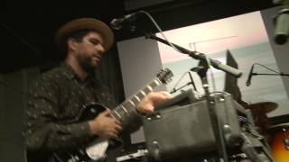 Quantic performing &quot;Duvido&quot; Live on KCRW