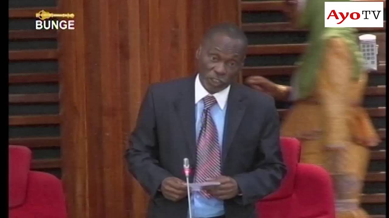 Cheka kidogo na huyu Mbunge anayejiita 'Bwege' na hivi vituko vyake