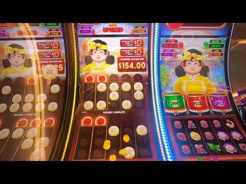 Amanda Razo y Pepe Medel bailando danzon en el casino Veracruz.