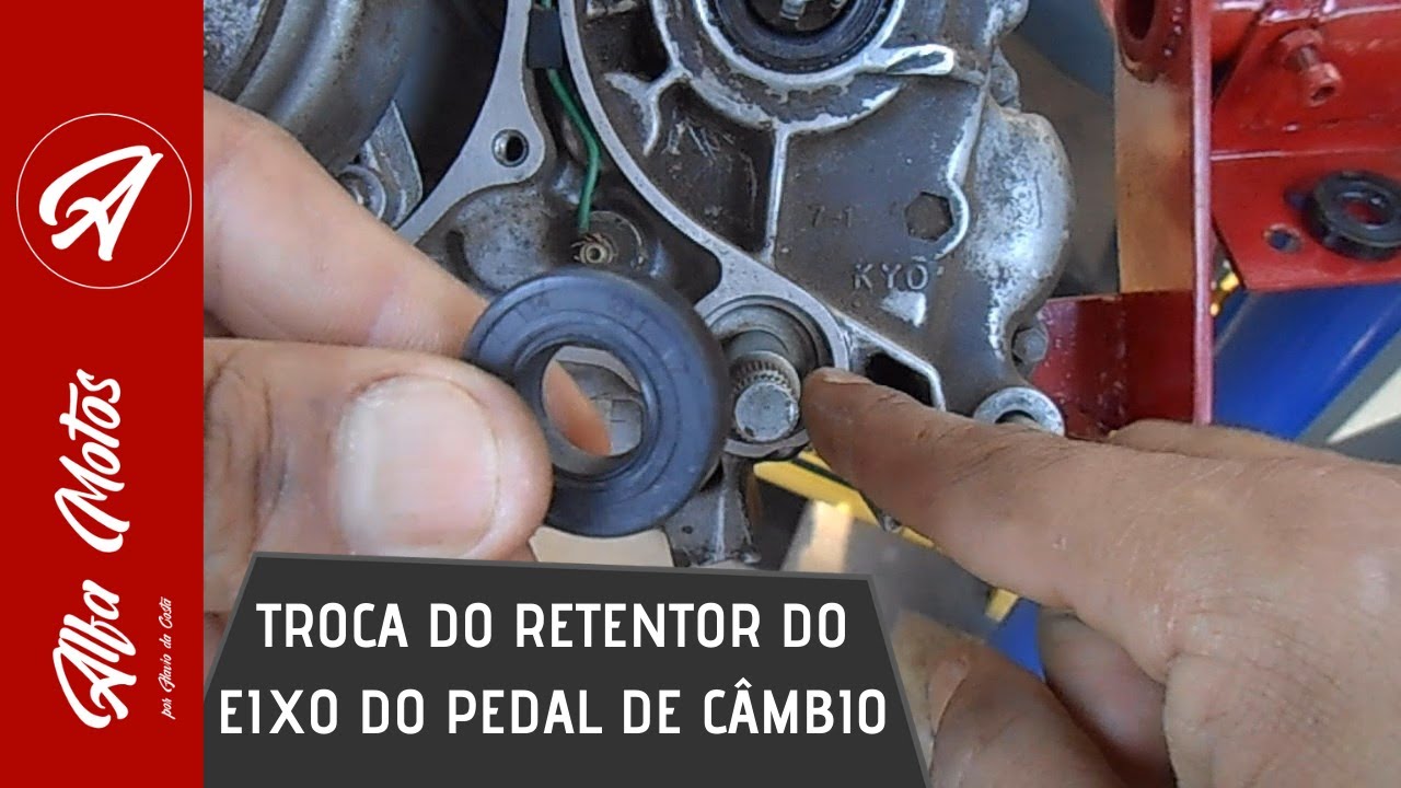 TROCANDO O RETENTOR DO EIXO DO PEDAL DE CÂMBIO. SELETOR DE MARCHAS