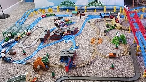 Layout #8 | MY BIGGEST TOMY/TRACKMASTER LAYOUT YET? | Layout Tour and Running Session
