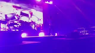 Video thumbnail of "keshi — Kiss Me Right (Live in Auckland)"