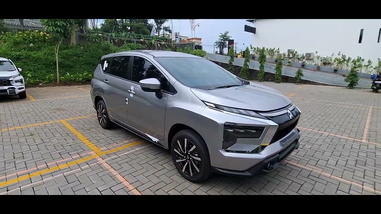 Mitsubishi Jogja : Xpander Exceed Tourer Silver Terbaru
