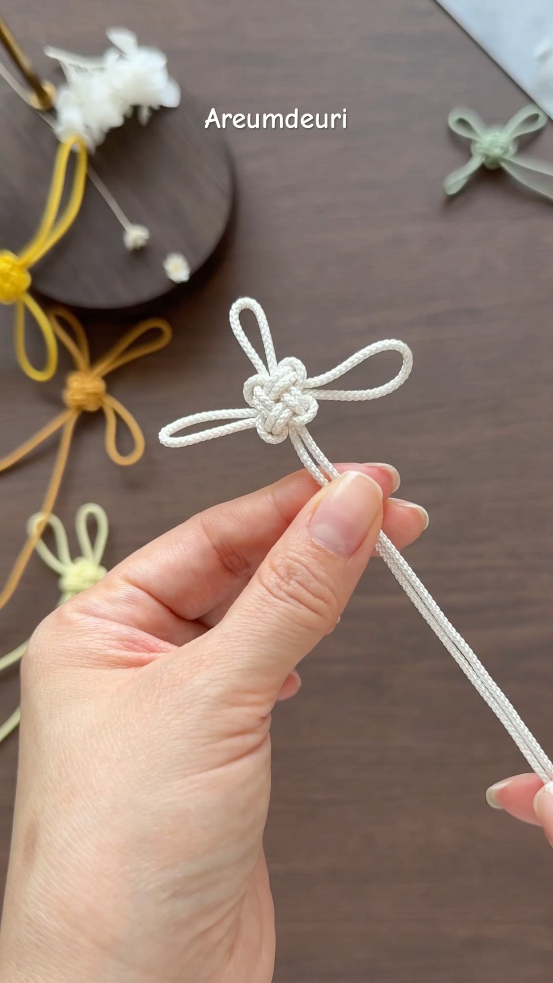 Korean traditional knot | 동심결 매듭 💛 - YouTube