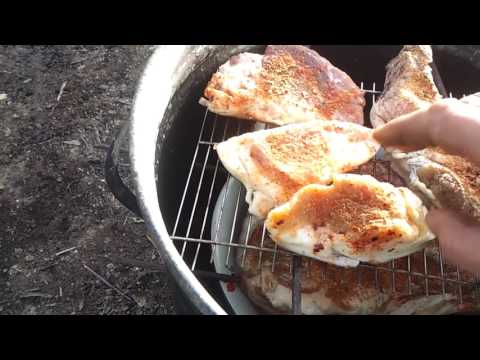 ვიდეო: როგორ გამოვაცხოთ ღორის ხორცი მსხალით (პომიდორი, ყველი ან ლორი)