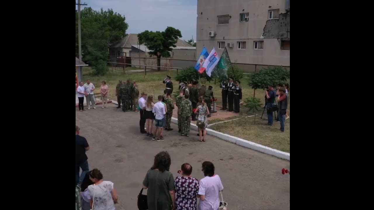 Погода успенка лутугинский район. Лутугинский поворот 2014 год. Лутугинский поворот 2014г. Лутугинский район ЛНР. Георгиевка памятник Лутугинский район.