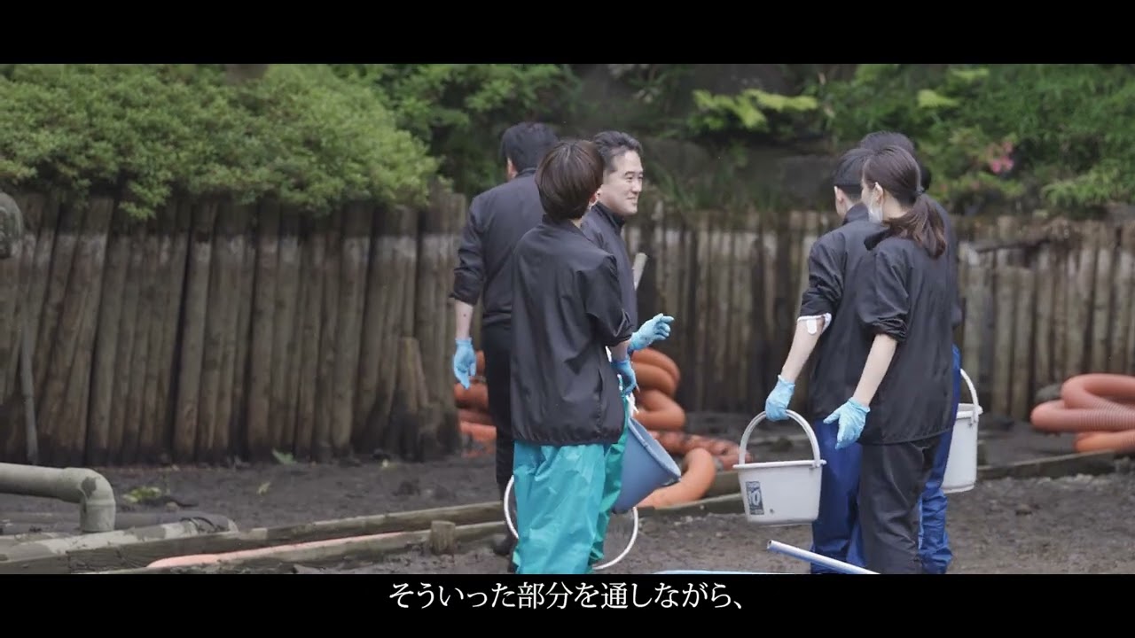 【八芳園】日本庭園の池の清掃プロジェクト