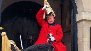 Kings Guard Seen in a lot of Discomfort Whilst on Duty. by TheoryGlobe 1,746 views 2 weeks ago 1 minute, 18 seconds