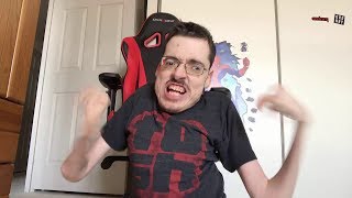 LOOK AN ALIEN 👽 - Ricky Berwick