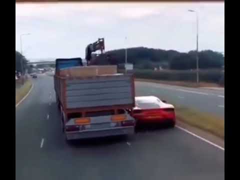 uk-police-chase-with-a-ferrari.-ferrari-went-under-a-truck-to-hide