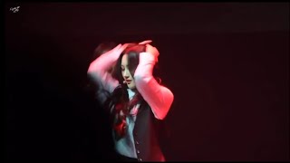 Siyeon dancing to Chung Ha 'Gotta Go (벌써 12시)' | 'Invitation from Nightmare City' 드림캐쳐 Concert