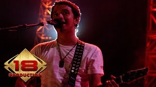 Ungu - Melayang (Live Konser Pontianak 4 Juli 2006)