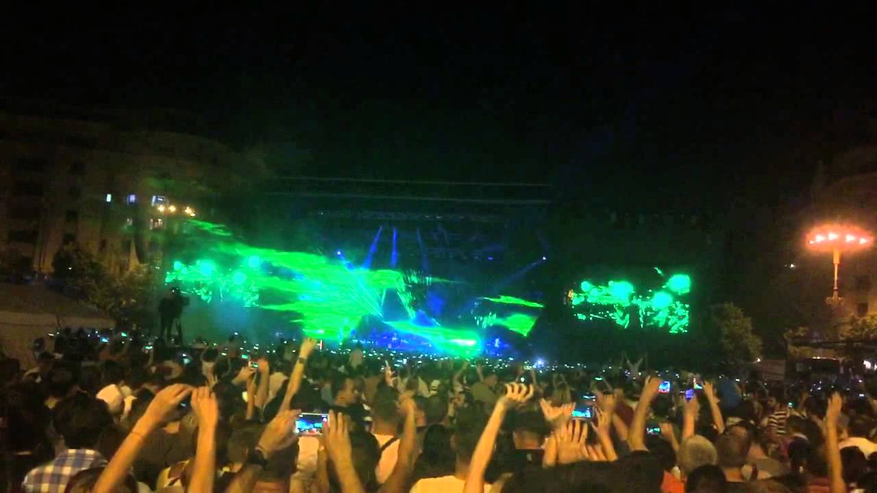 Robbie Williams Feel (live in Bucharest Let me entertain you tour