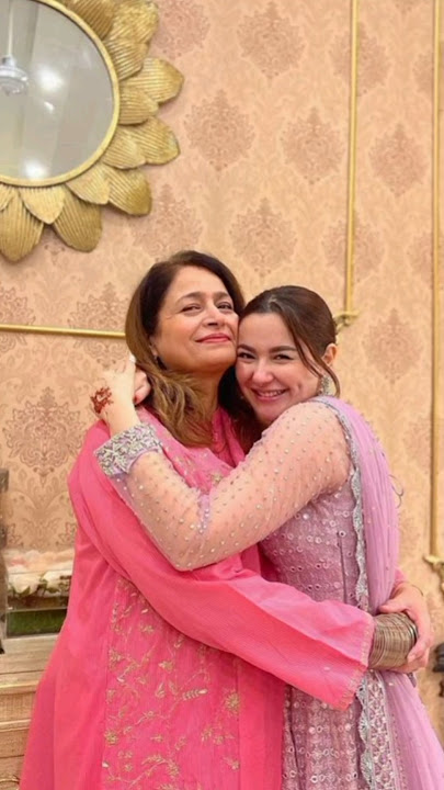 Download lagu Hania amir with her family |trending #latest tik tok shorts #viralvideos
