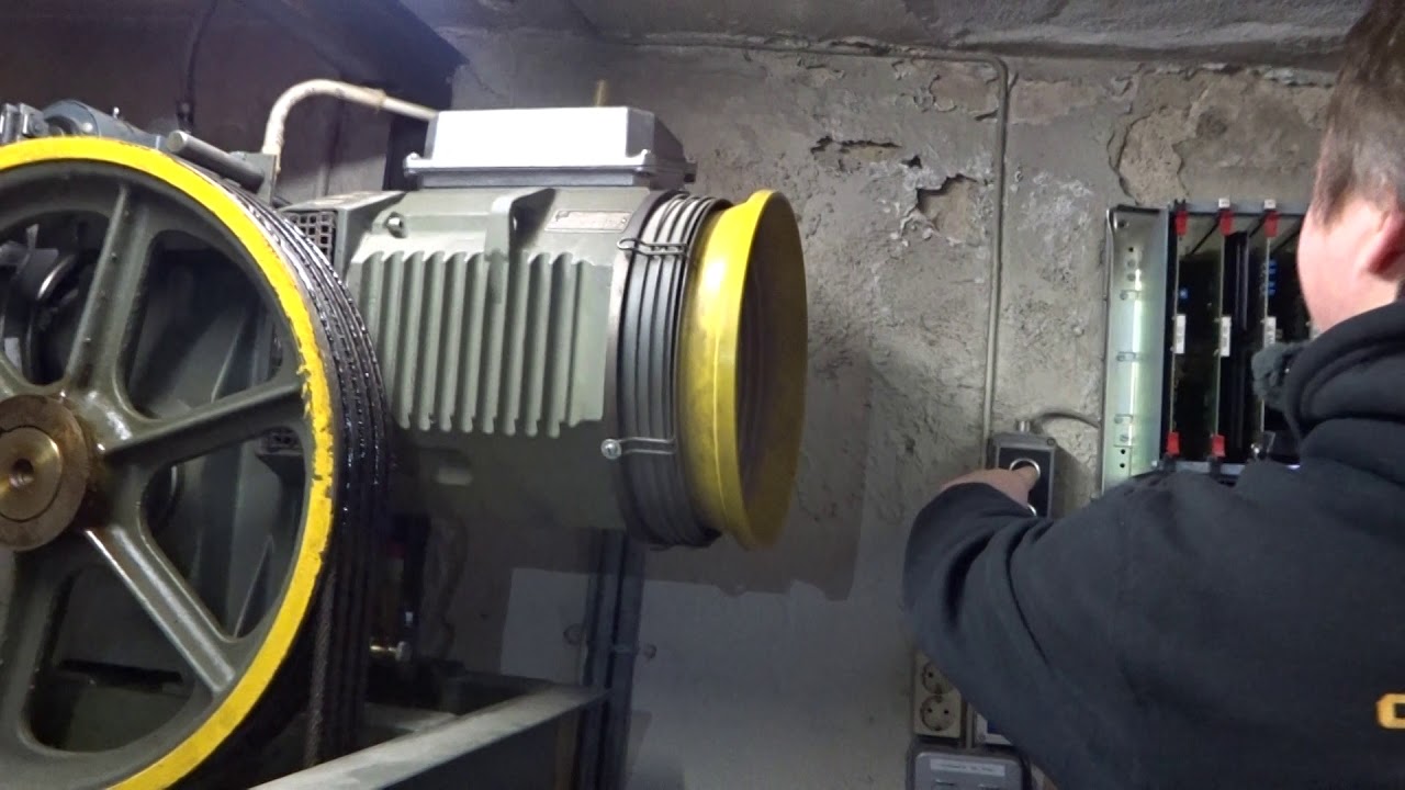 Elevator Machine Room Tour: Old 1983 Reber-Schindler Traction Elevator@Dronningens Gate 23, Oslo, NO