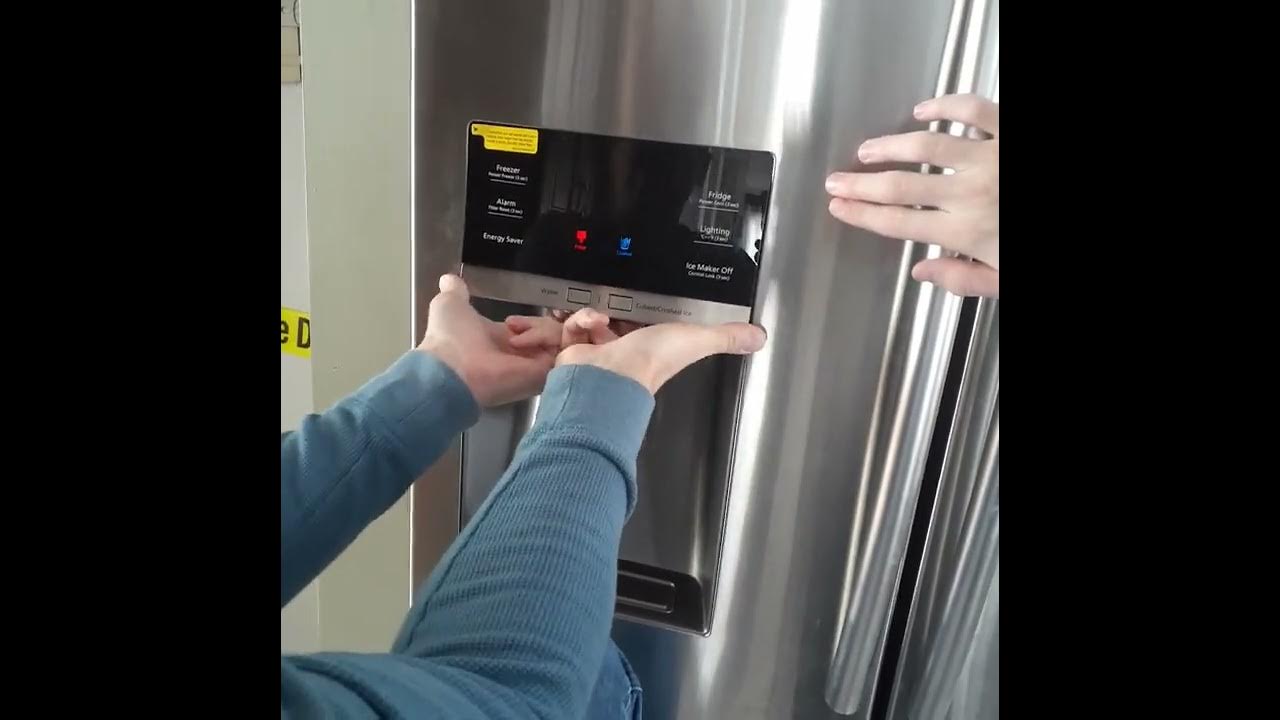 How to Clean an Ice Maker in a Refrigerator