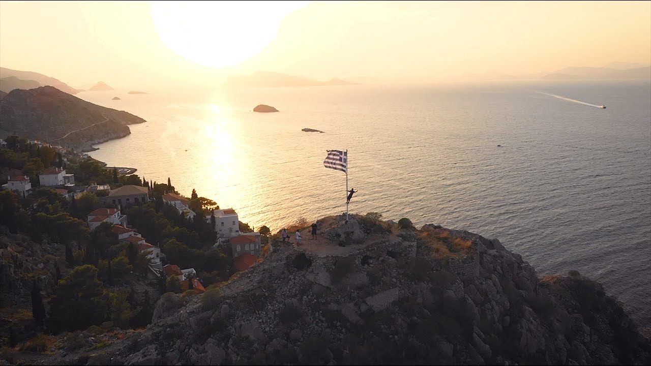 Cruising Athens & the Greek Islands with Icelantic Skis | The Moorings